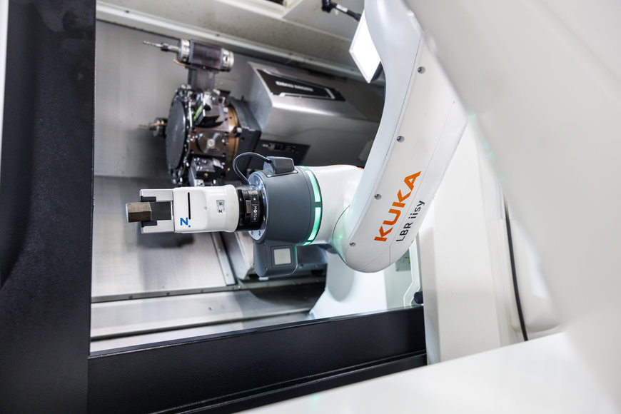 MAIROTEC und KUKA haben gemeinsam eine modulare Automatisierungszelle mit dem KUKA Cobot LBR iisy vorgestellt 